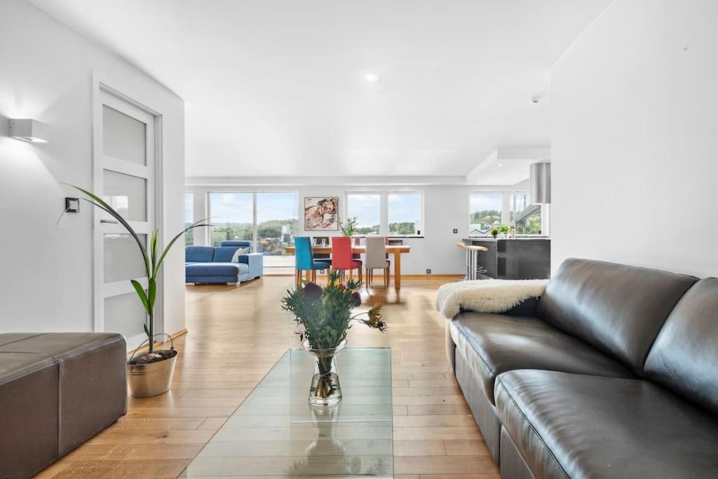 Appartement Penthouse Leilighet 200 Kvm Vakker Sjoutsikt. à Bergen Extérieur photo